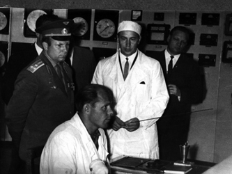 Первый космонавт Земли, Ю.А. Гагарин, 1966 г. Первый космонавт Земли, Ю.А. Гагарин, 1966 г.