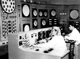 Пульт Первой в мире АЭС. Пульт Первой в мире АЭС.